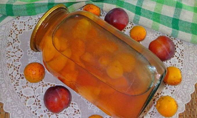 Компот из абрикосов на зиму - рецепты различных сочетаний