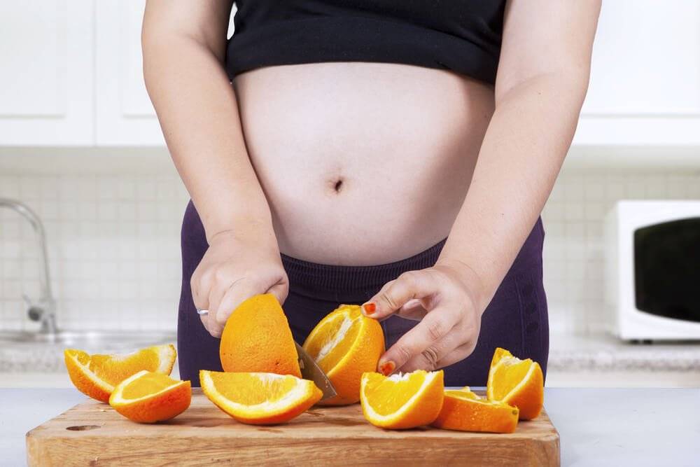 Польза и вред апельсинов при беременности: свежие фрукты, сок и масло