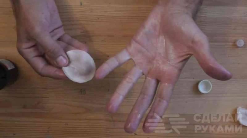Как и чем отмыть руки от грецких орехов: эффективные способы