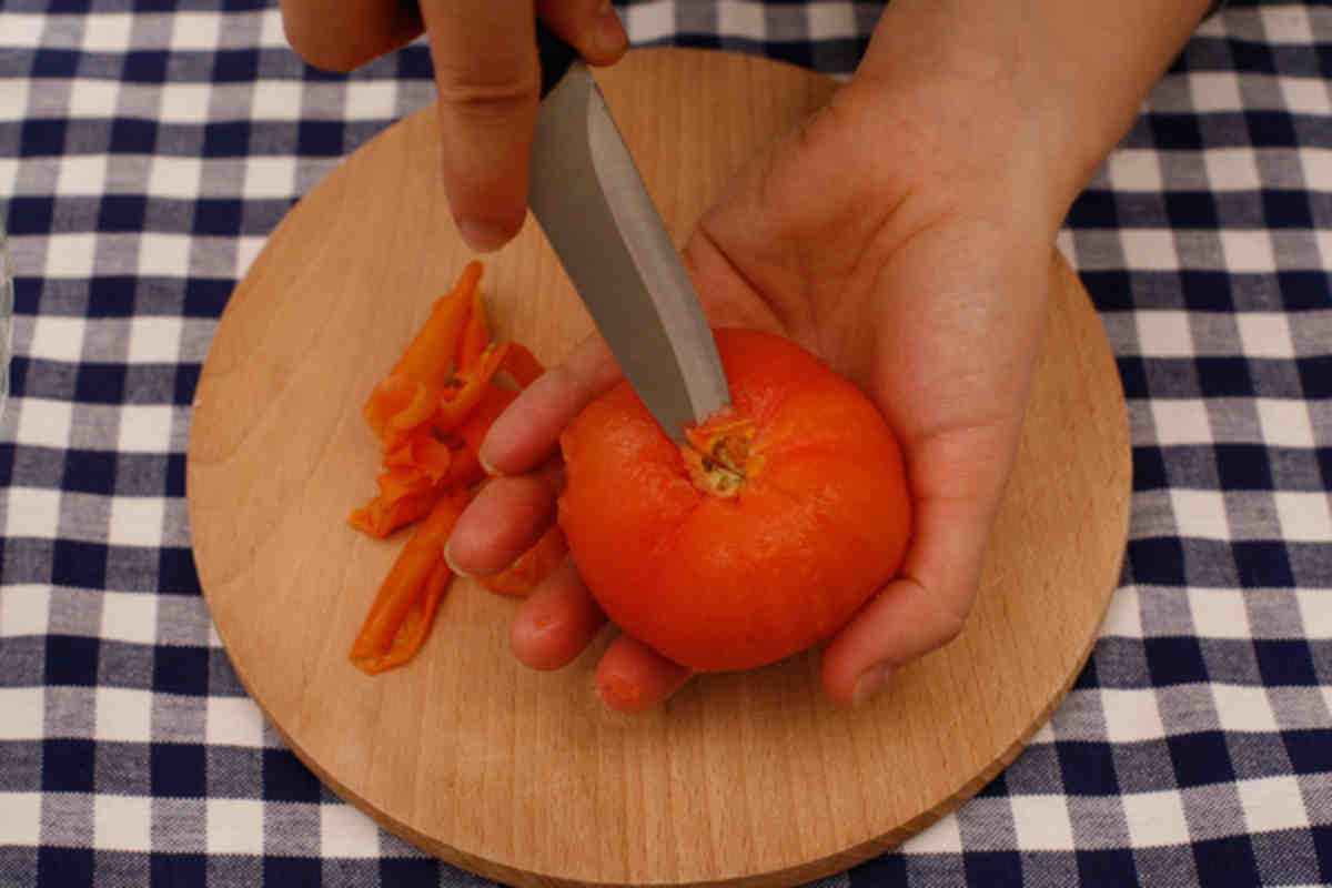 Популярные способы очистки помидоров от кожуры и семян