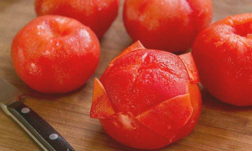 Как снять кожуру с помидора быстро, как очистить помидоры от кожицы в микроволновке, как бланшировать