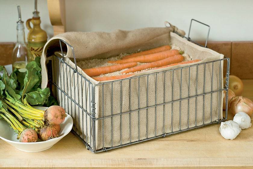 Как хранить мытую морковь, в домашних условиях на зиму, можно ли не мыть, чтобы положить в погреб, а также, какие сорта долго остаются в хорошем состоянии? selo.guru — интернет портал о сельском хозяйстве