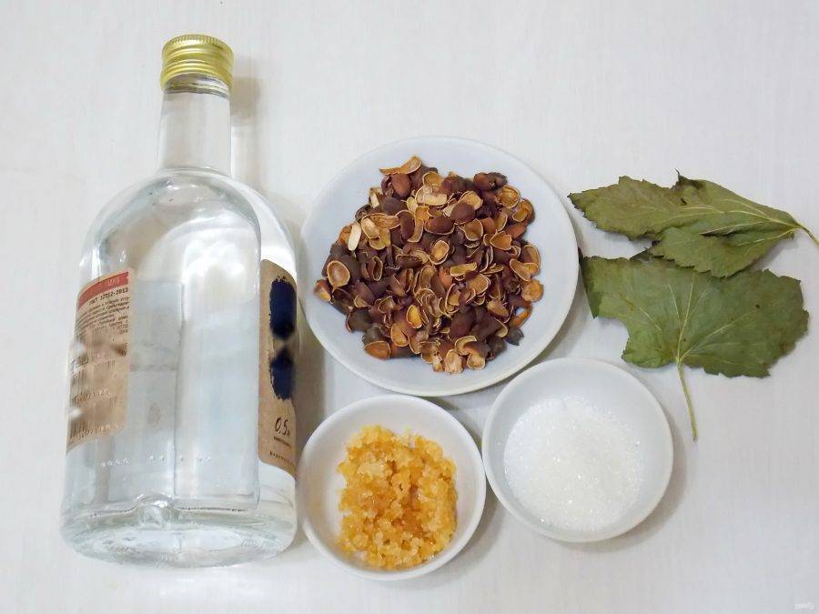 Настойка на кедровых орешках – кедровка на спирту, самогоне и водке