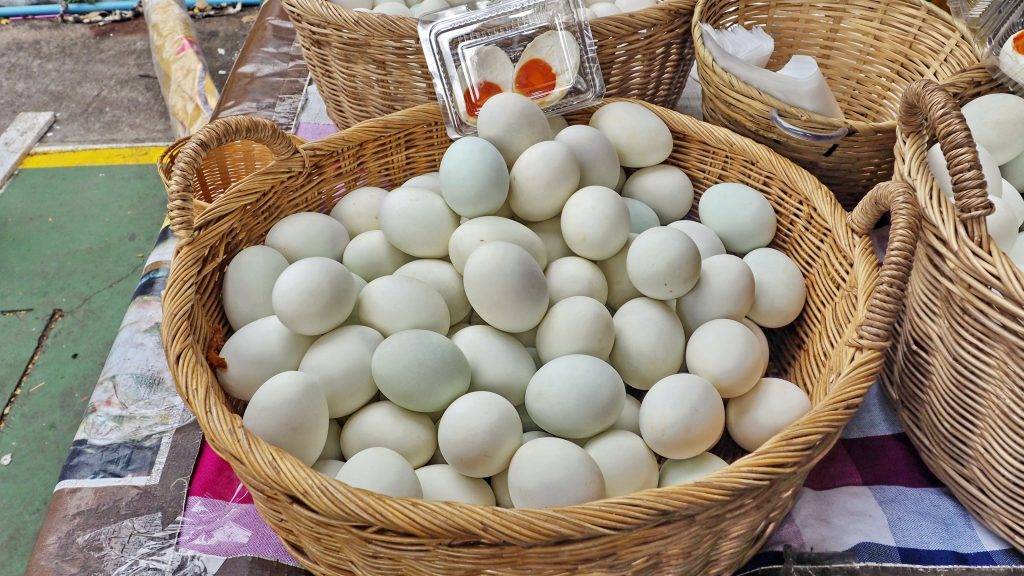 Утиные яйца: польза и вред, как готовить | питание и наука