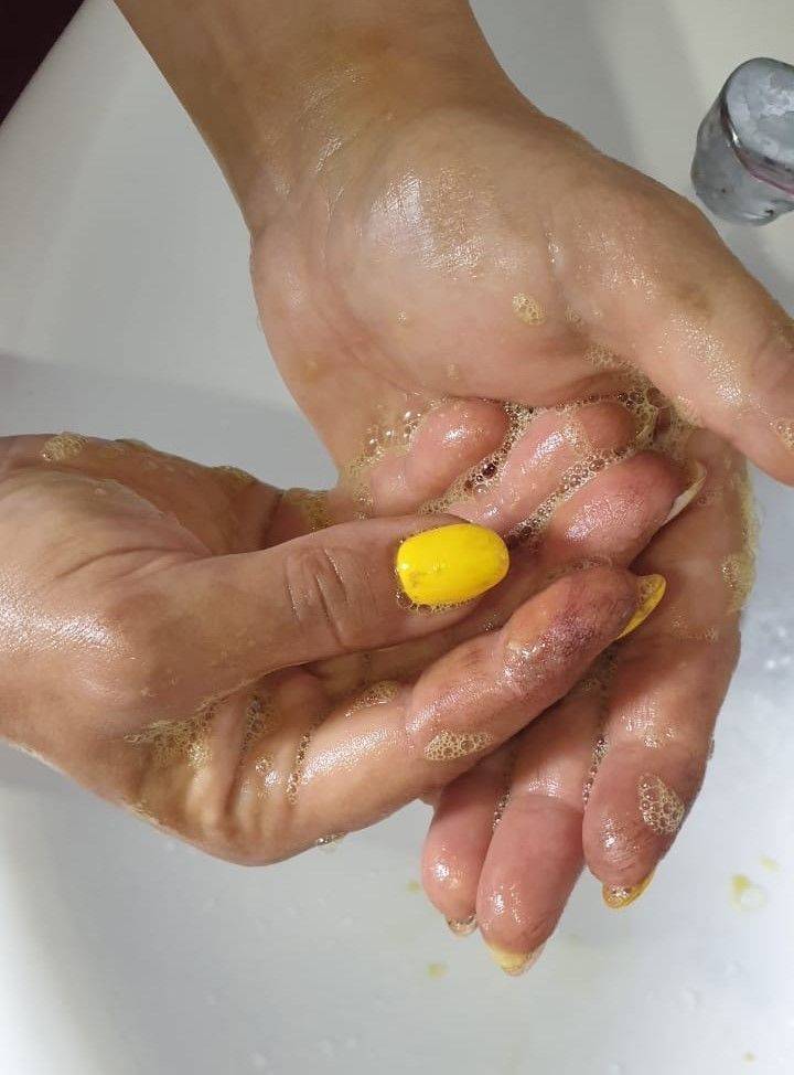 Чем отмыть руки после чистки грецких орехов