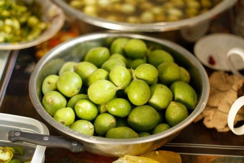 Варенье из зеленых грецких орехов: польза и вред, рецепты приготовления